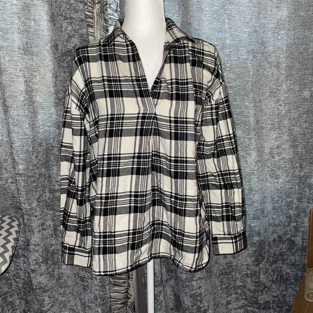 Medium long sleeve flannel tunic smoke and pet friendly